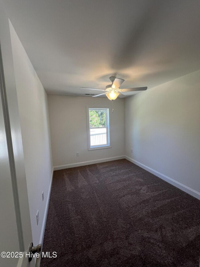 Building Photo - 257 Townhome Ln