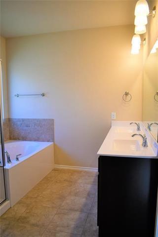 Building Photo - 613 Gold Bar Ln