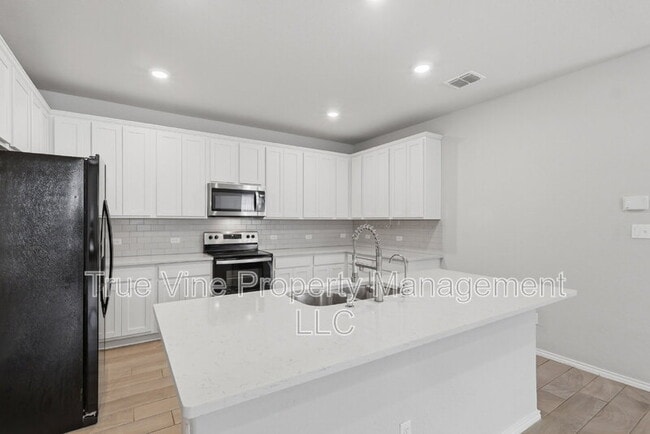 Building Photo - 3434 Hacienda Wy
