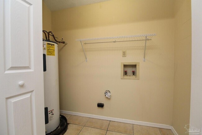 Building Photo - 405 Cornwall Cir