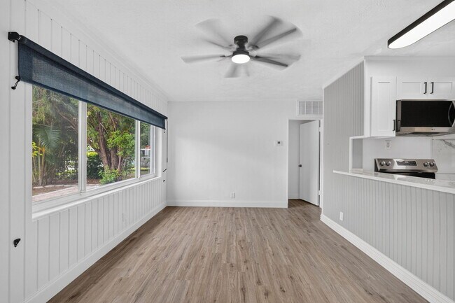 Building Photo - 540 NE 61st St