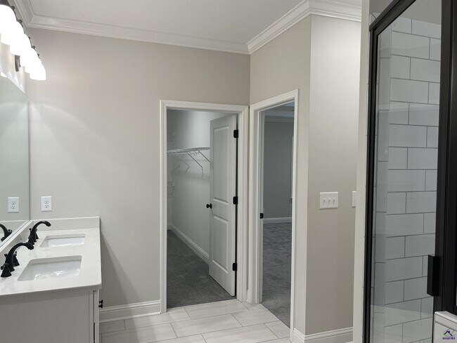 Building Photo - 250 High Ridge Ct