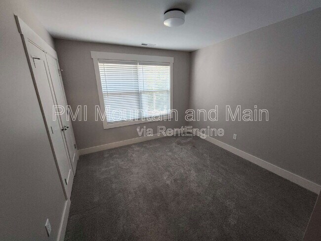 Building Photo - 16 Alice Clement Ln