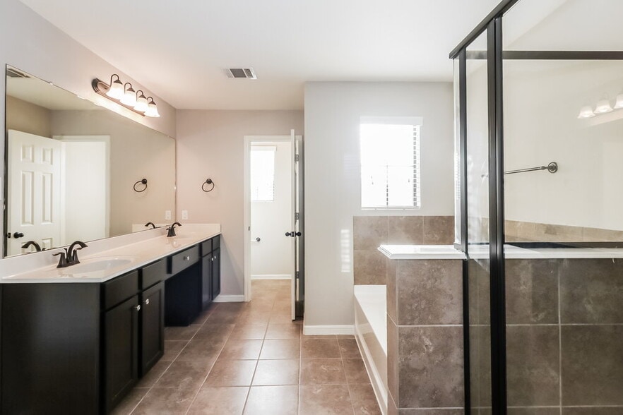 Building Photo - 6622 Honey Harvest Ln