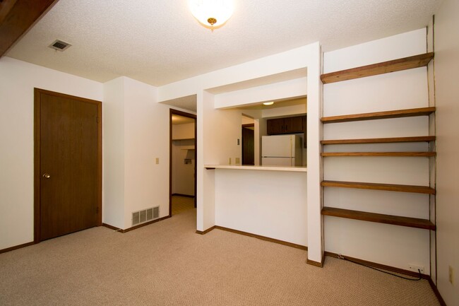 Building Photo - 2510MY