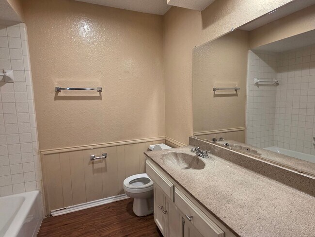Building Photo - 4724 Berridge Ln