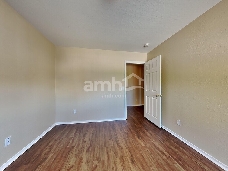 Building Photo - 3250 W Jessica Ln