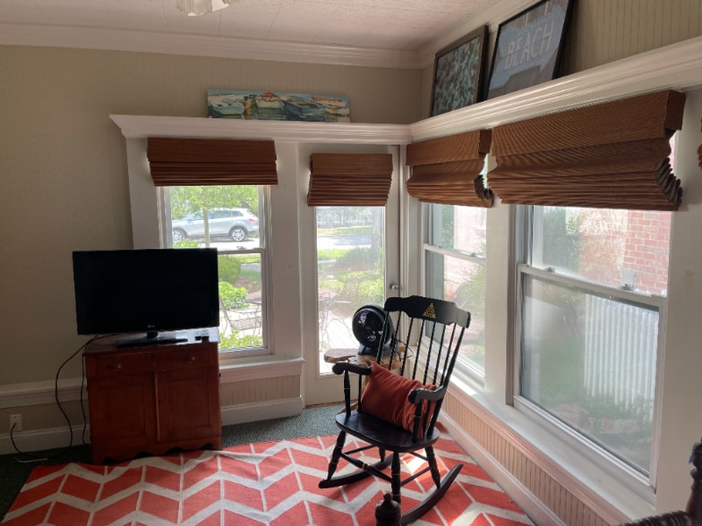 Building Photo - 2010 Shepard St