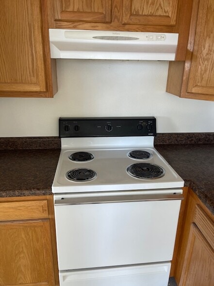 Building Photo - 2070 Sahara Dr