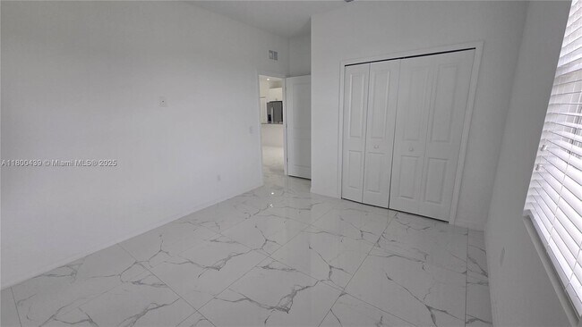 Building Photo - 2809 64