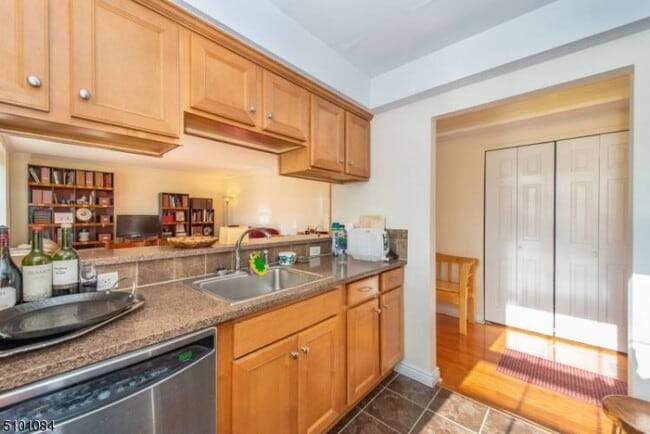 Building Photo - 7 Prospect St