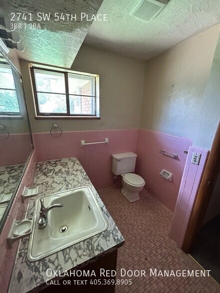 Building Photo - 2741 SW 54th Pl
