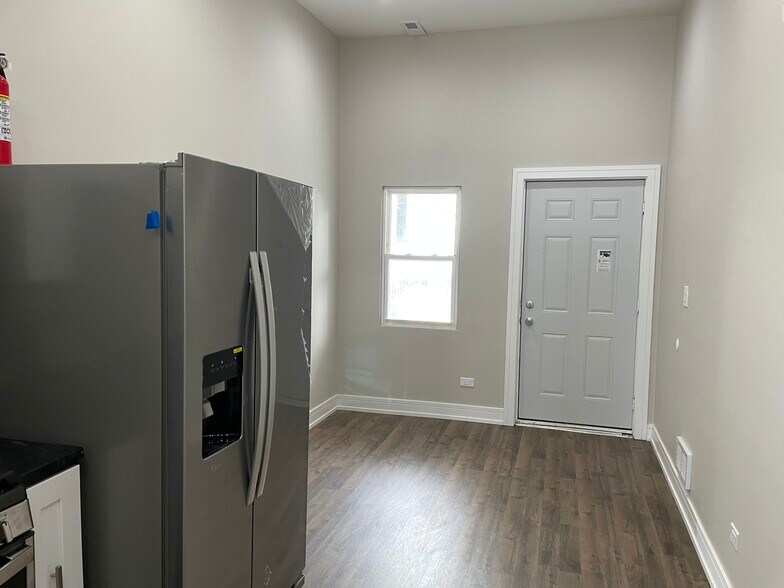 Building Photo - 4407 S Wallace St