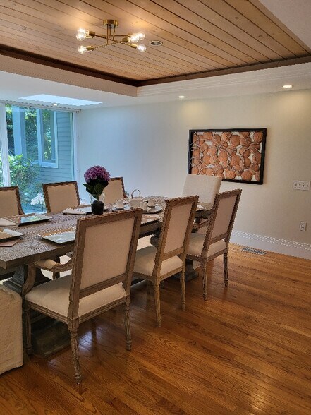 Building Photo - 423 Concord Rd