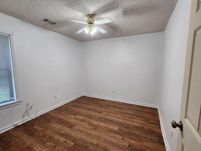 Building Photo - 8186 Valley Ridge Trail