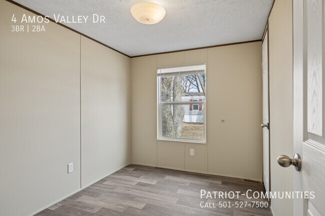 Building Photo - 4 Amos Valley Dr