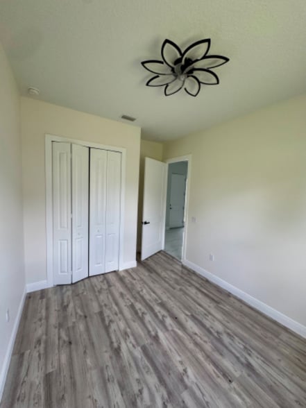 Building Photo - 20 Pine Hill Ln