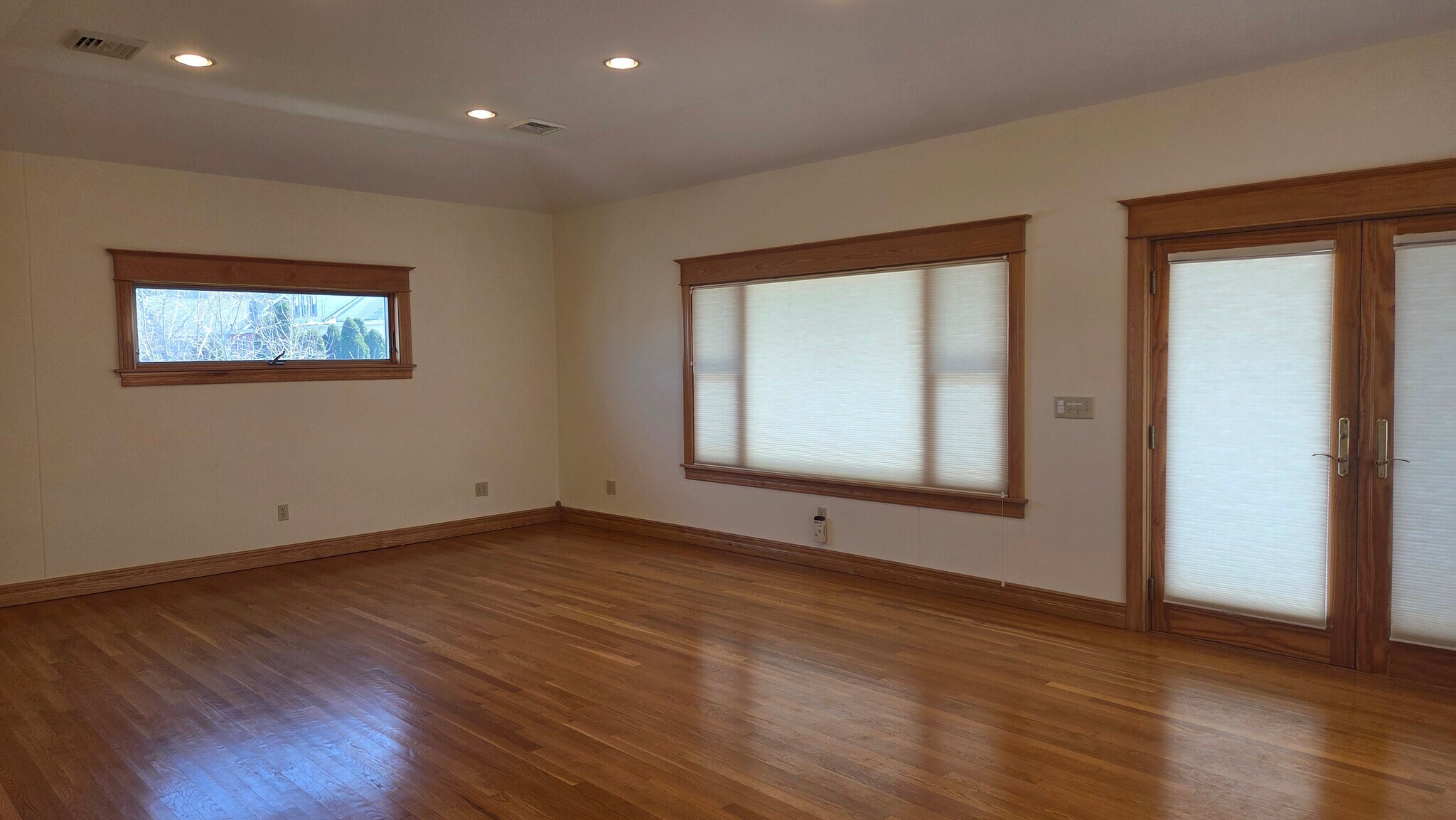 Building Photo - 559 Minor St