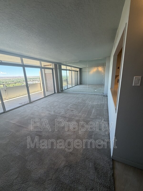 Building Photo - 1331 Park Ave SW