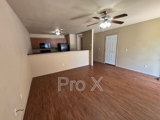 Building Photo - 3304 SW Victoria Pl