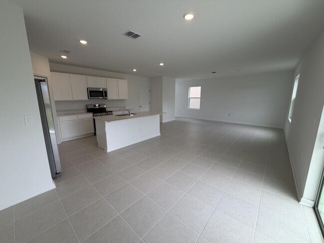 Building Photo - 2510 Hallow Gdn Rd