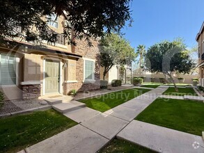 Building Photo - 4049 E Windsor Dr