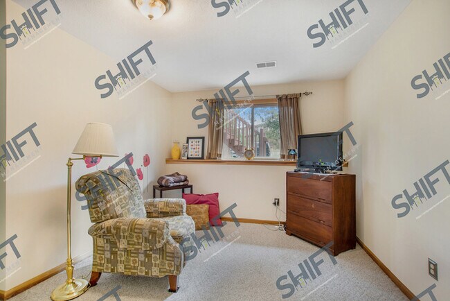 Building Photo - 2688 Walnut Hills Ct - 3 bedroom Kentwood ...