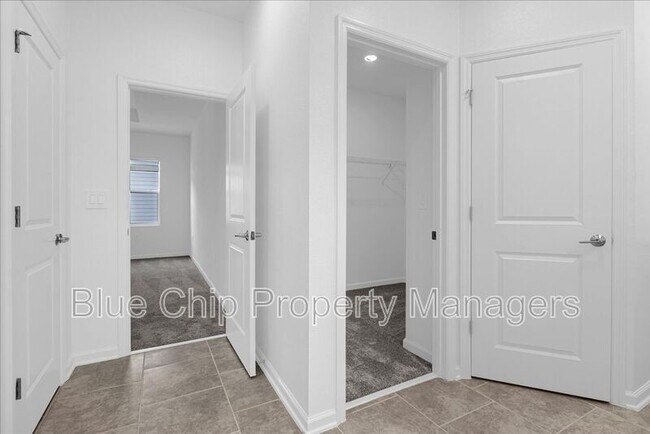 Building Photo - 2096 Shaggy Fisher Dr