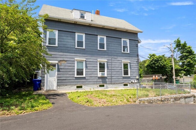 Building Photo - 57 School St