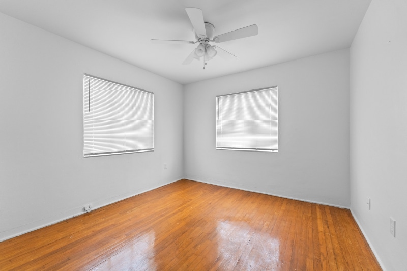 Building Photo - 306 Lakeview St