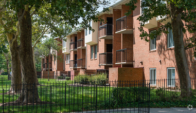 Building Photo - Forrest Street Apartments