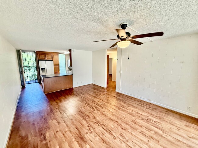 Building Photo - Waikalani Woodlands 2BD/1BA/2PK