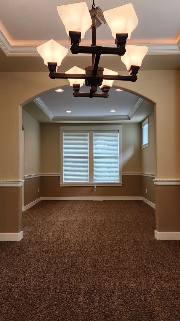 Building Photo - Beautiful Campus Glen 4-Bedroom!