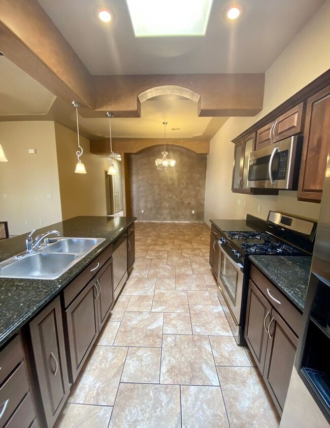 Building Photo - 4226 Tres Ninos Dr