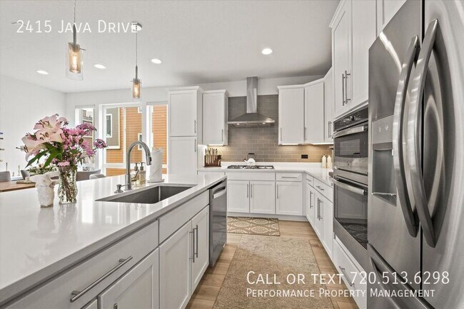 Building Photo - 2415 Java Dr