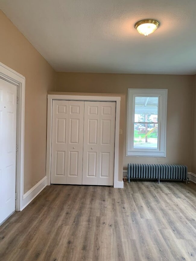 Building Photo - 225 E Park St