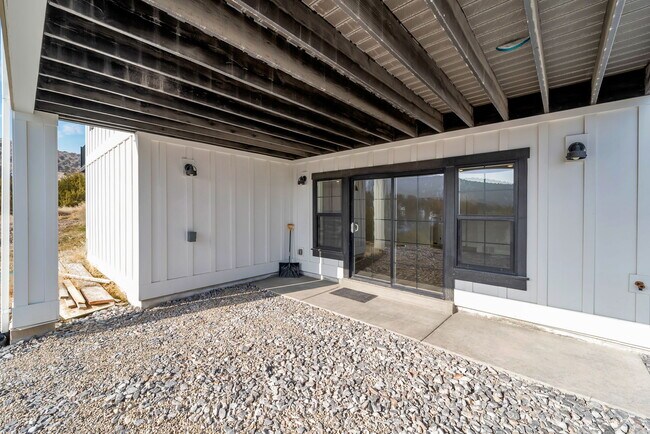 Building Photo - 14534 S Shaggy Mountain Rd