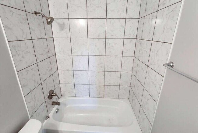 Building Photo - 226 Polar Rock Rd SW