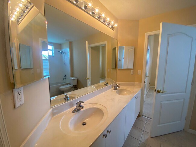 Building Photo - 2677 Blue Cypress Lake Ct