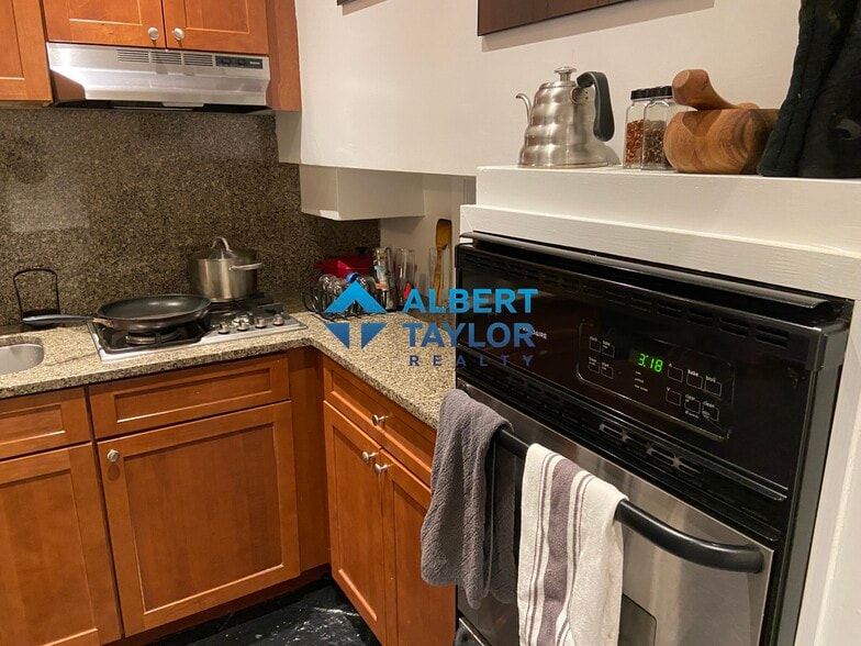 Building Photo - 117 Beacon St