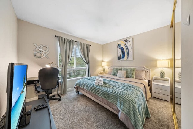 Building Photo - 9504 Carroll Canyon Rd