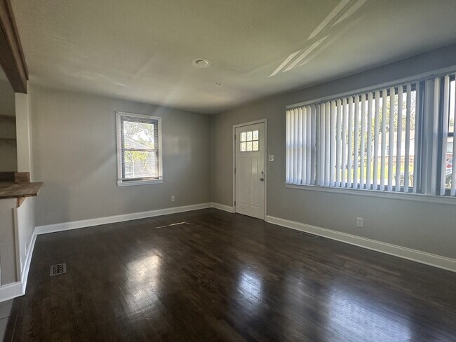 Building Photo - Charming Chilhowee Hills Cottage – Vintage Character Meets Modern Updates, Pets Welcome!