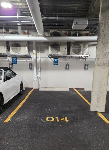 Building Photo - 383 Commercial St