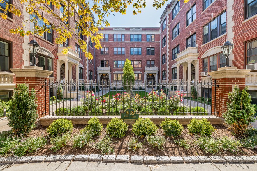 Building Photo - 15A Forest St