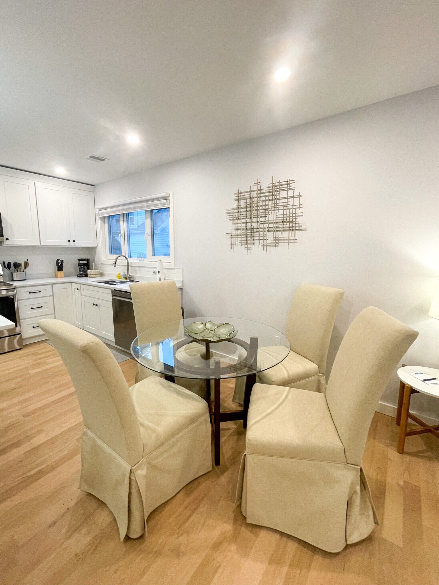 Building Photo - 75 Thorndike St