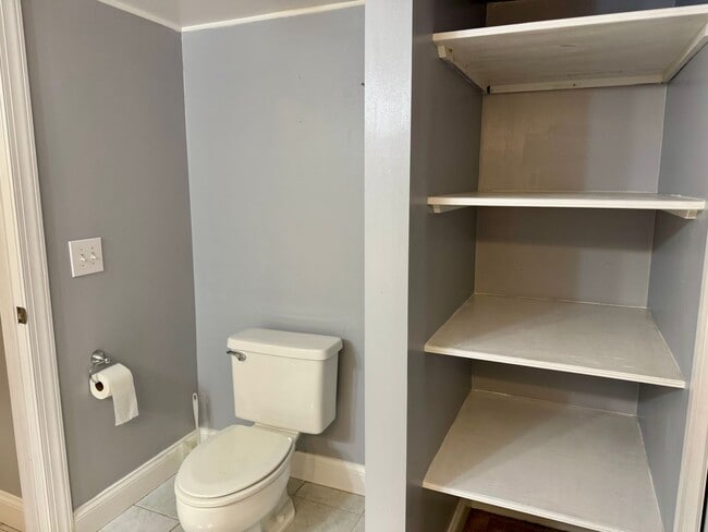 Building Photo - Classic Three Bedroom Home in Hilton Head ...