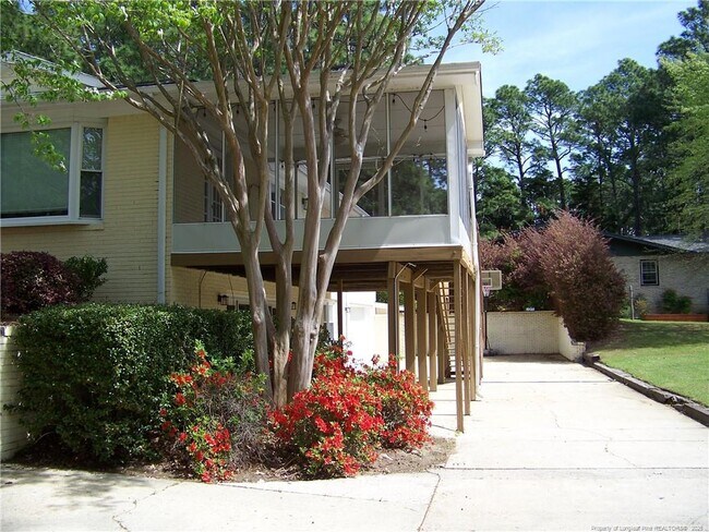 Building Photo - 6829 Towbridge Rd