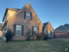 Building Photo - 5455 Meadowbriar Trail
