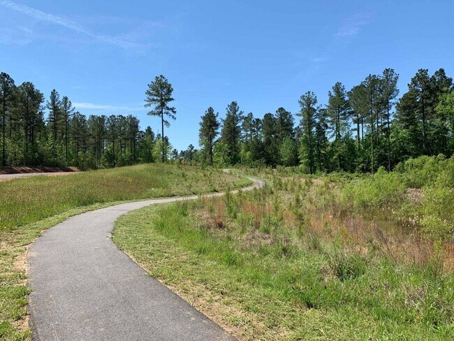 Building Photo - 2021 Warbler Dr