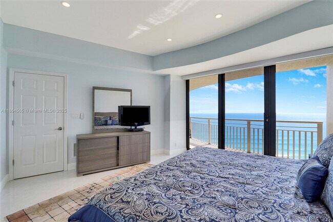 Building Photo - 3000 N Ocean Dr